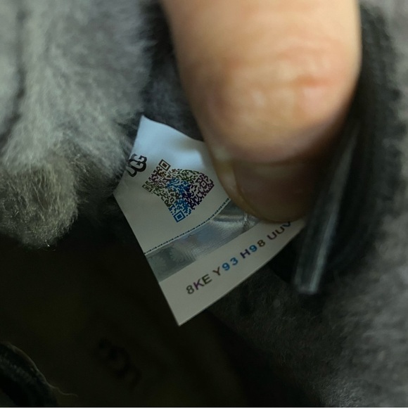 UGG | Adirondack Boot III In Black Snow Boots NEW Size 10 - Picture 10 of 12